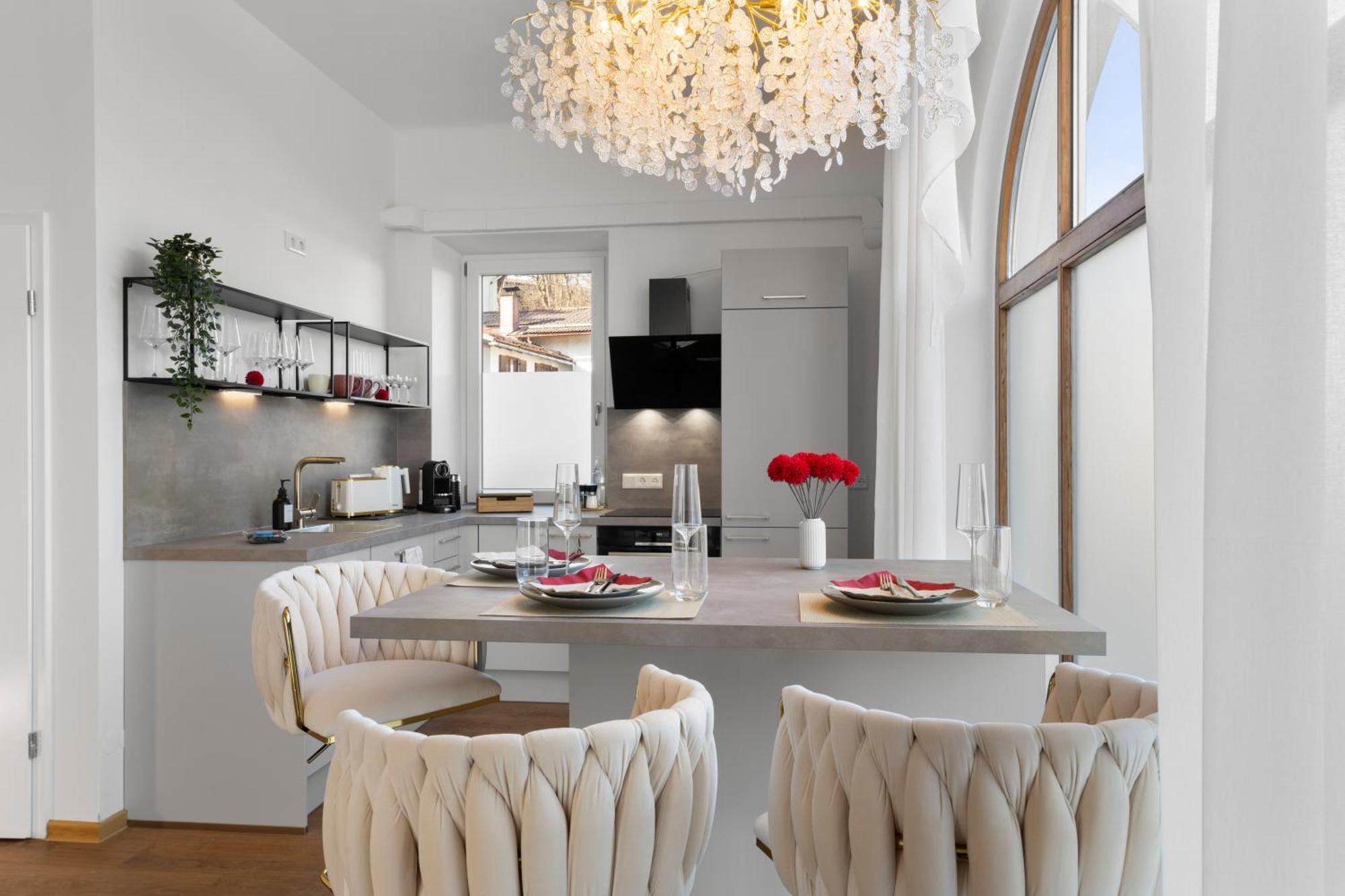 Liebelei Miesbach - Boutique-Apartment Mit Terrasse Im Zentrum المظهر الخارجي الصورة