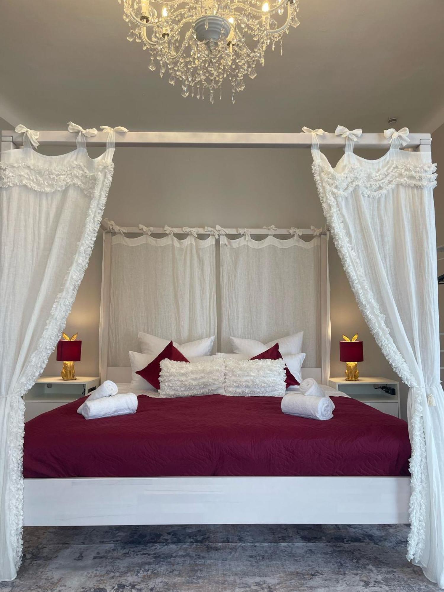 Liebelei Miesbach - Boutique-Apartment Mit Terrasse Im Zentrum المظهر الخارجي الصورة