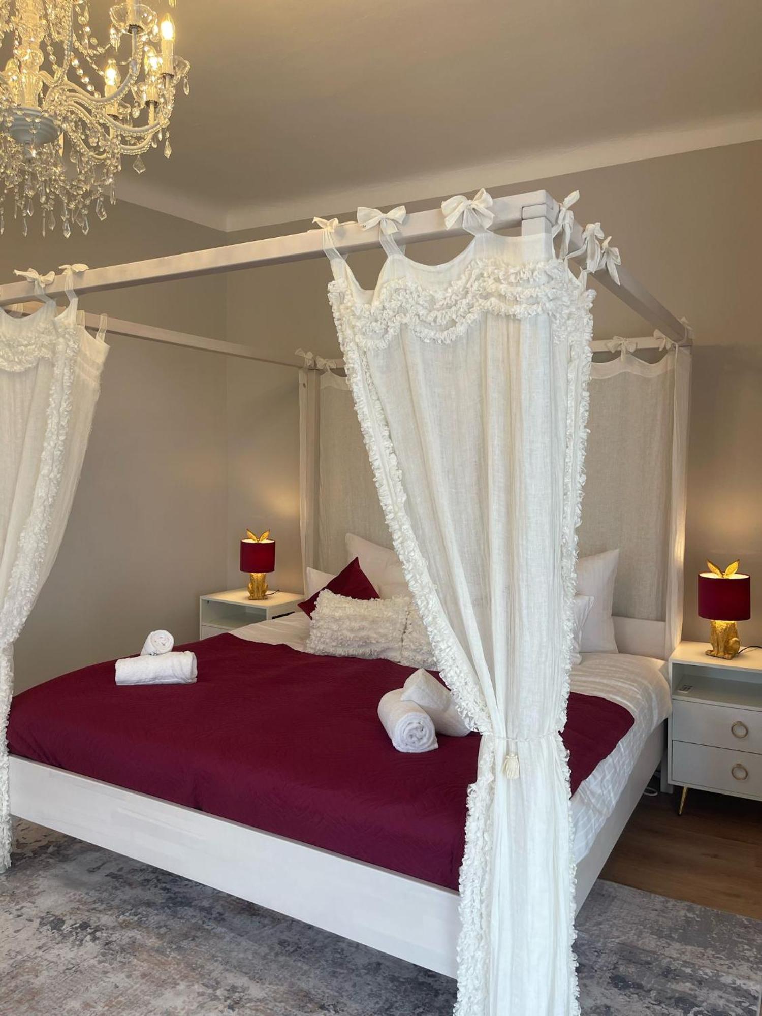Liebelei Miesbach - Boutique-Apartment Mit Terrasse Im Zentrum المظهر الخارجي الصورة